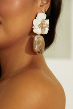 Load image into Gallery viewer, Isenia Flower Statement Earring - Nude
