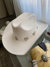 Load image into Gallery viewer, Heartbreaker Heart Pendants Cowgirl Hat - Cream
