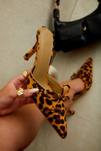 Load image into Gallery viewer, Coraima Mule Heel Pumps - Leopard
