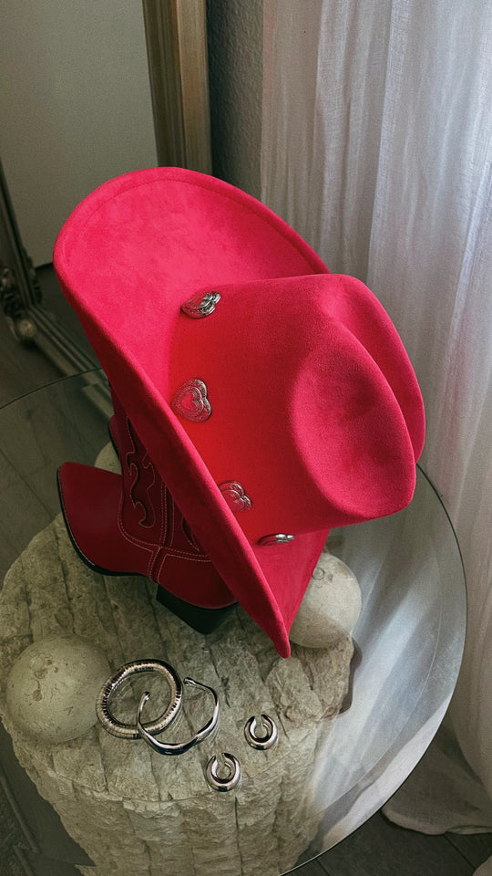 Load image into Gallery viewer, Heartbreaker Heart Pendants Cowgirl Hat - Red
