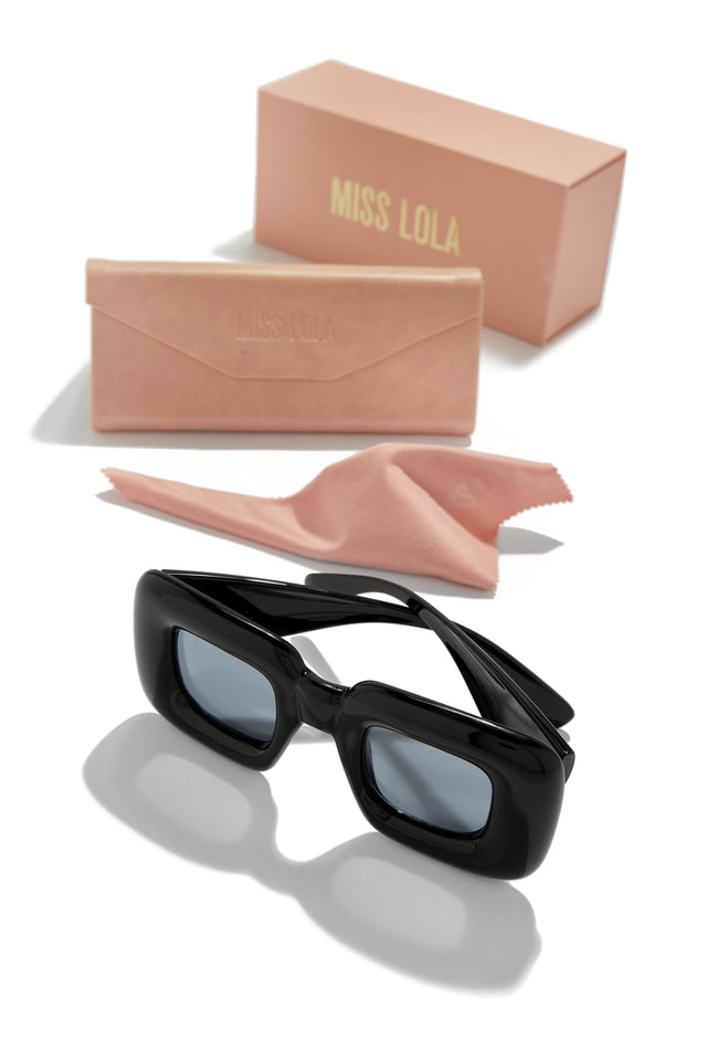 Load image into Gallery viewer, Black Chunky Frame Sun Glasses With Protection Case
