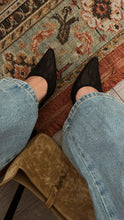 Load image into Gallery viewer, Madelyn Pointed Toe Mid Heel Mules - Black
