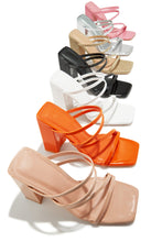 Load image into Gallery viewer, Jaziel Block Heel Mules - White
