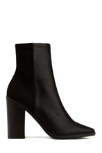 Load image into Gallery viewer, Triumph Block Heel Ankle Boots - Snake
