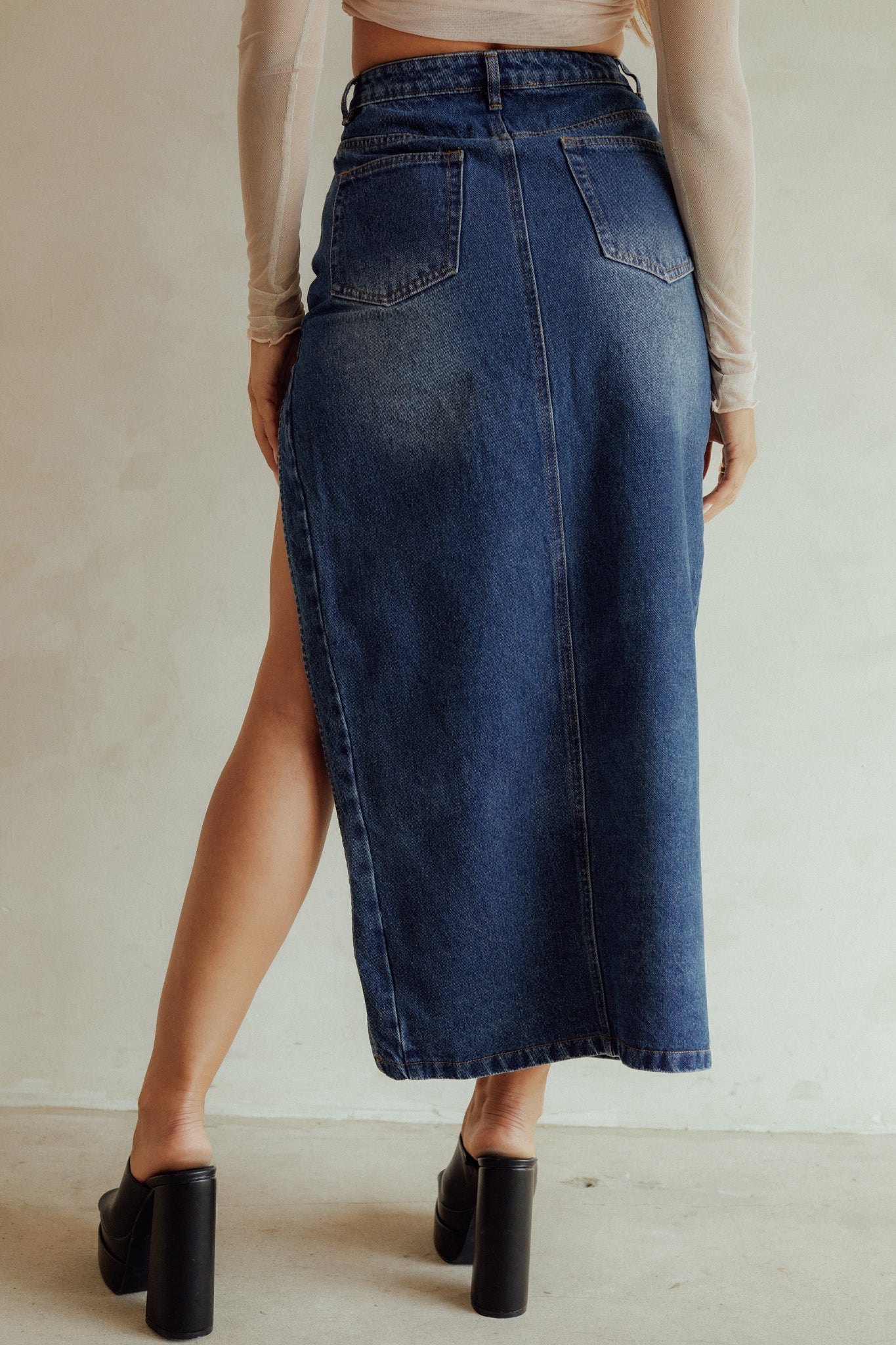 Denim skirt women's s design sense long skirt high waist thin slit a-line  skirt, Jeans Skirt, डेनिम स्कर्ट्स - Miss Merylin, Imphal