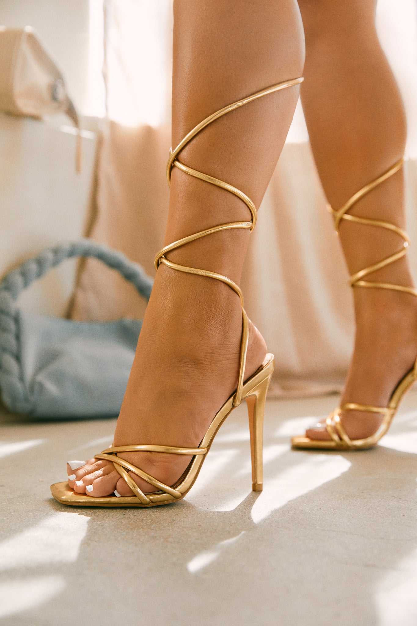 Heels that Fold to Flats - The Gold Publicist Pumps – VICE VERSA