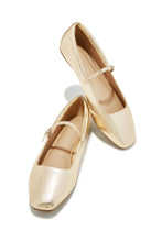 Load image into Gallery viewer, Zoe Flats - Gold
