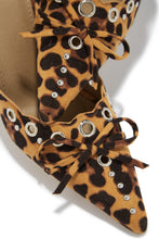 Load image into Gallery viewer, Jasmyn Mid Heel Mule Pumps - Leopard
