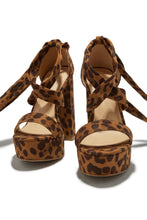 Load image into Gallery viewer, Jodi Block Heel Platforms - Leopard
