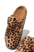 Load image into Gallery viewer, Always Cozy Slip On Flats - Leopard
