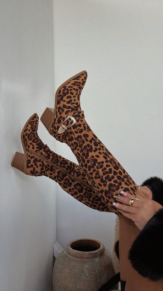 Load image into Gallery viewer, Zelia Western Cowgirl Boots - Leopard
