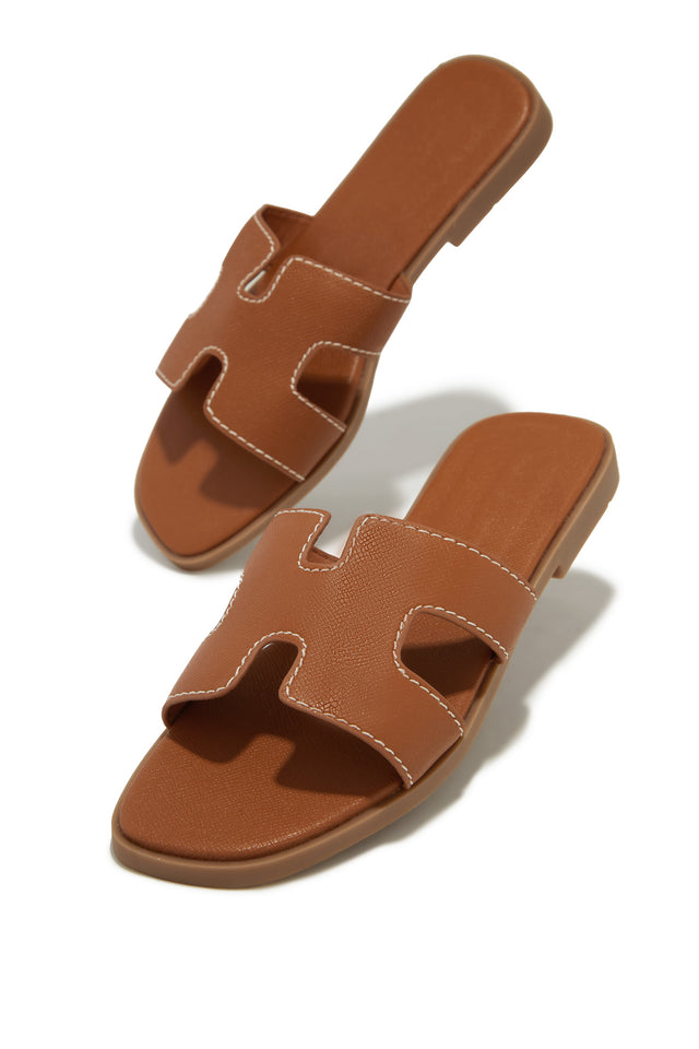 Load image into Gallery viewer, Lucy Slip On Sandals - Tan
