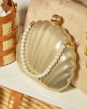 Load image into Gallery viewer, Seaside Suite Metallic Seashell Clutch - Gold
