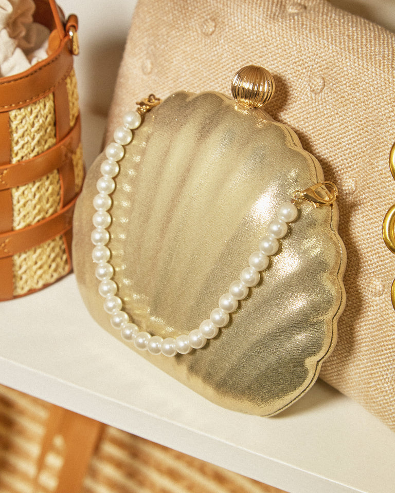 Load image into Gallery viewer, Gold Seashell Bag with Pearl Handle
