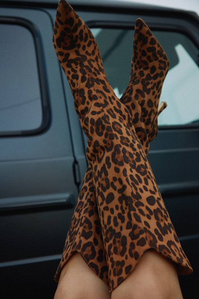 Load image into Gallery viewer, Shyla Knee High Boots - Leopard
