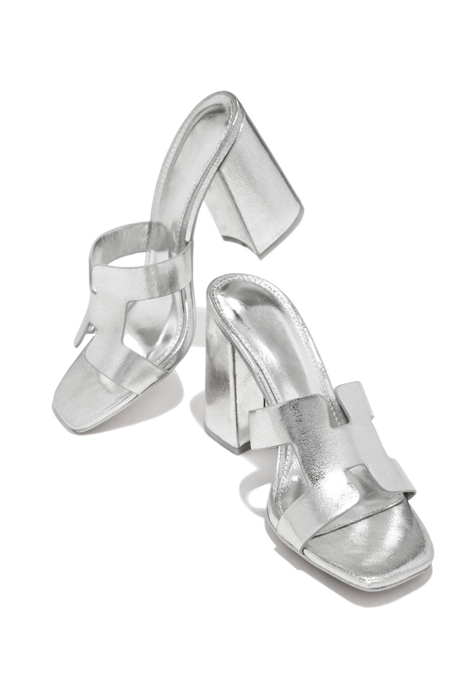 Miss Lola  Bianka Silver Block Mid Heels – MISS LOLA