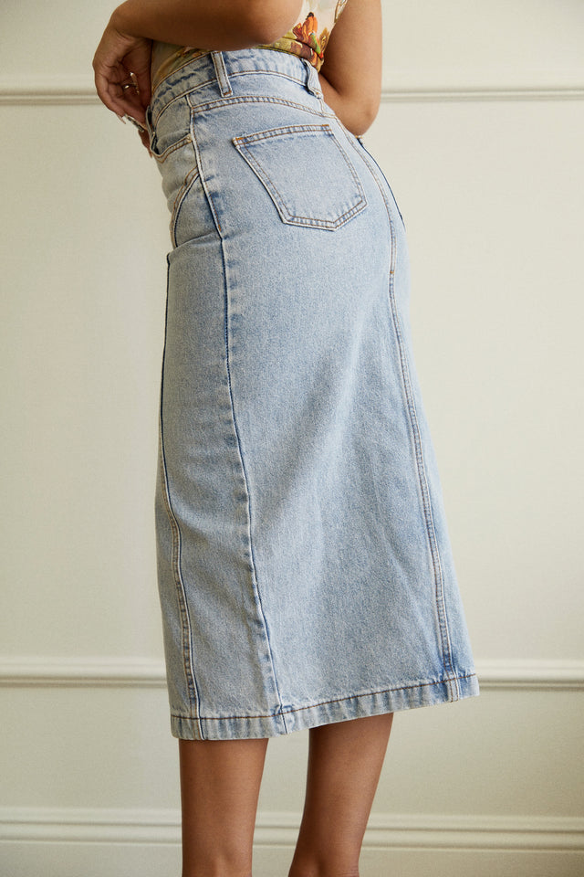 Load image into Gallery viewer, Midi Wash Denim Skirt
