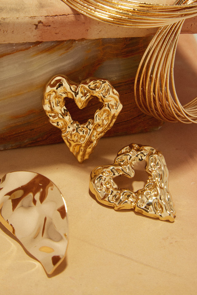 Load image into Gallery viewer, Summer Fling Statement Heart Earring - Gold
