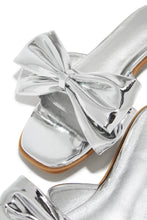 Load image into Gallery viewer, Silver-Tone Bow Toe Metallic Slip On Sandals
