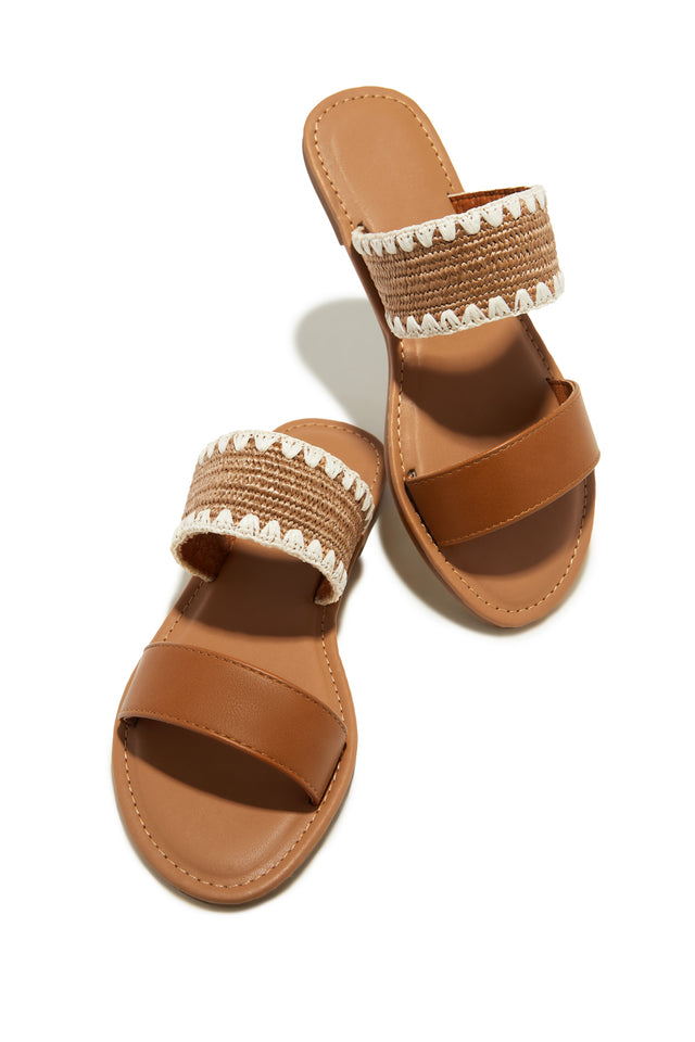 Load image into Gallery viewer, Janice Slip On Sandals - Gold
