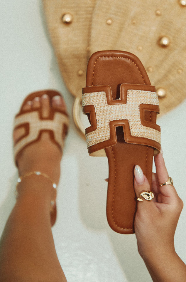 Load image into Gallery viewer, Yuliana Slip On Sandals - Tan
