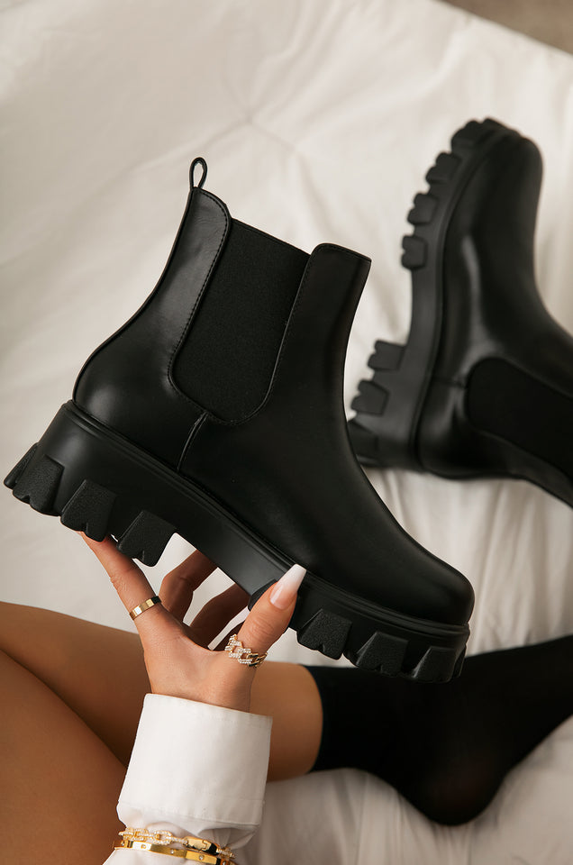 Load image into Gallery viewer, Zuzanna Combat Boots - Black PU
