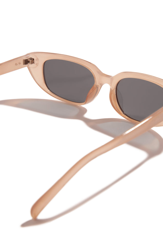 Load image into Gallery viewer, Chill Views Cat Eye Sunglasses - Nude
