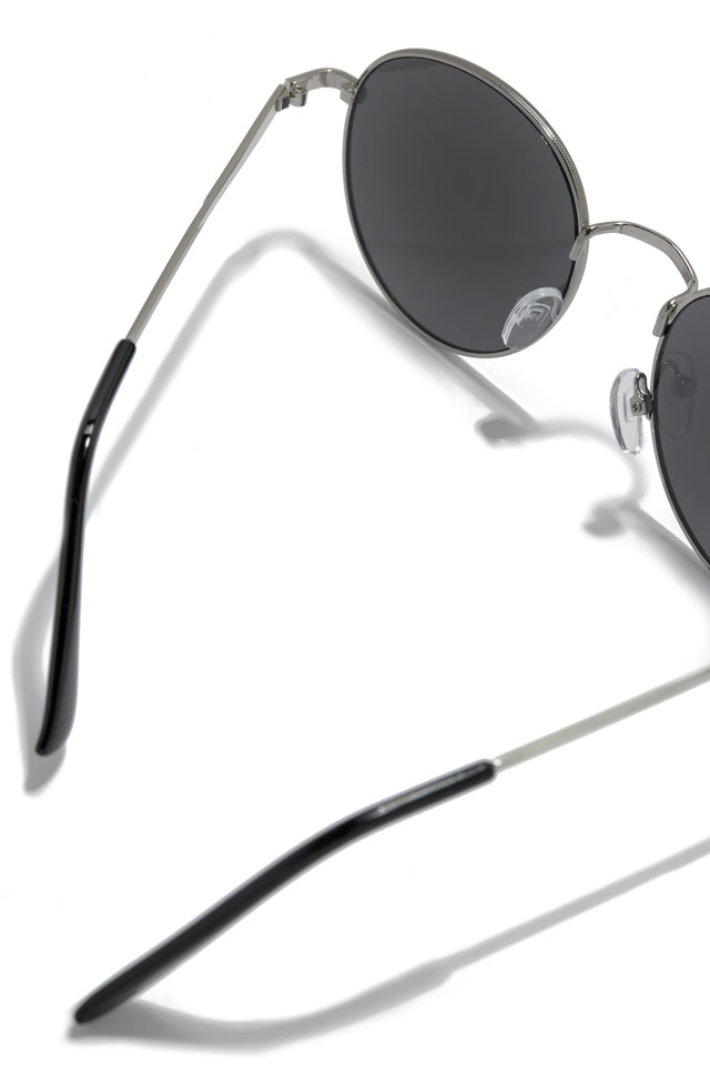 Load image into Gallery viewer, Ferrara Metal Frame Sunglasses - Silver
