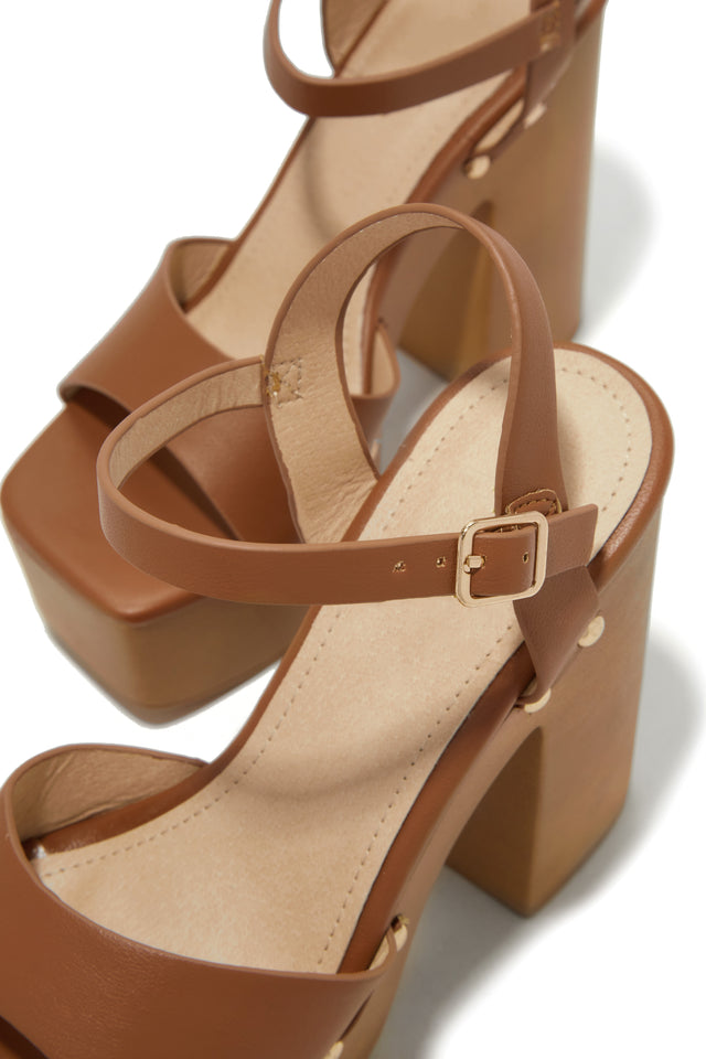 Load image into Gallery viewer, Tan Chunky Heels
