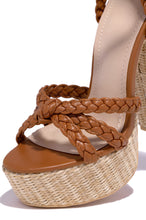 Load image into Gallery viewer, Tan Faux Raffia Heel 
