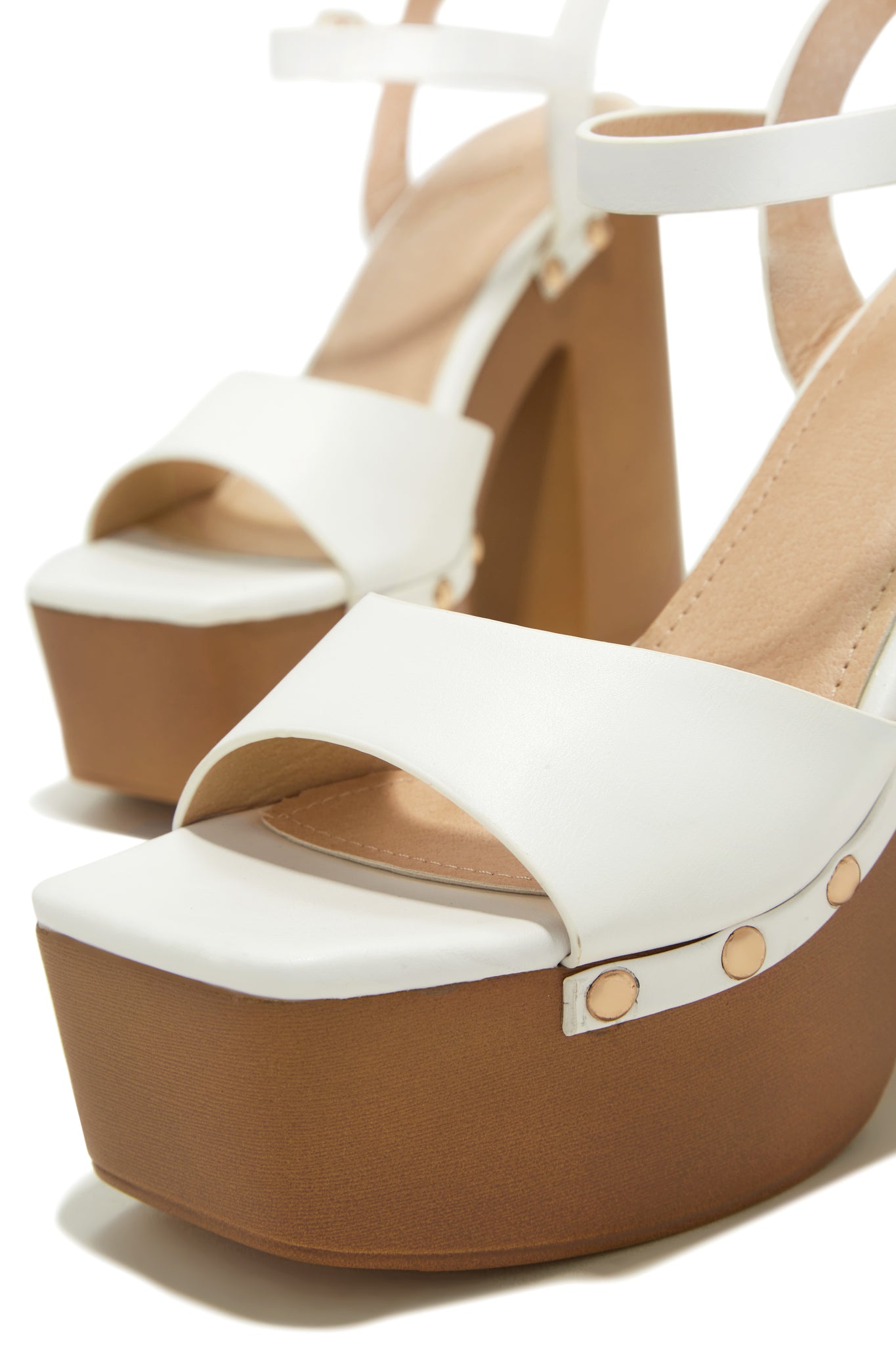 ASOS DESIGN Nelson chunky platform heeled sandals in white | ASOS